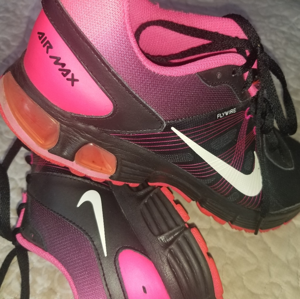 NIKE AIRMAX FLYWIRE  RunLite3 Women's size 10
